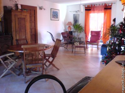 vue vers le bar sur le séjour